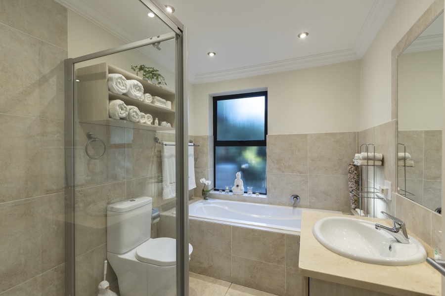 2 Bedroom Property for Sale in De Wijnlanden Residential Estate Western Cape